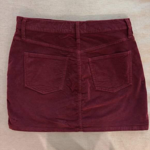 Madewell Stretch Velveteen Straight Zip Mini Skirt in Dark Cabernet - Picture 5 of 12